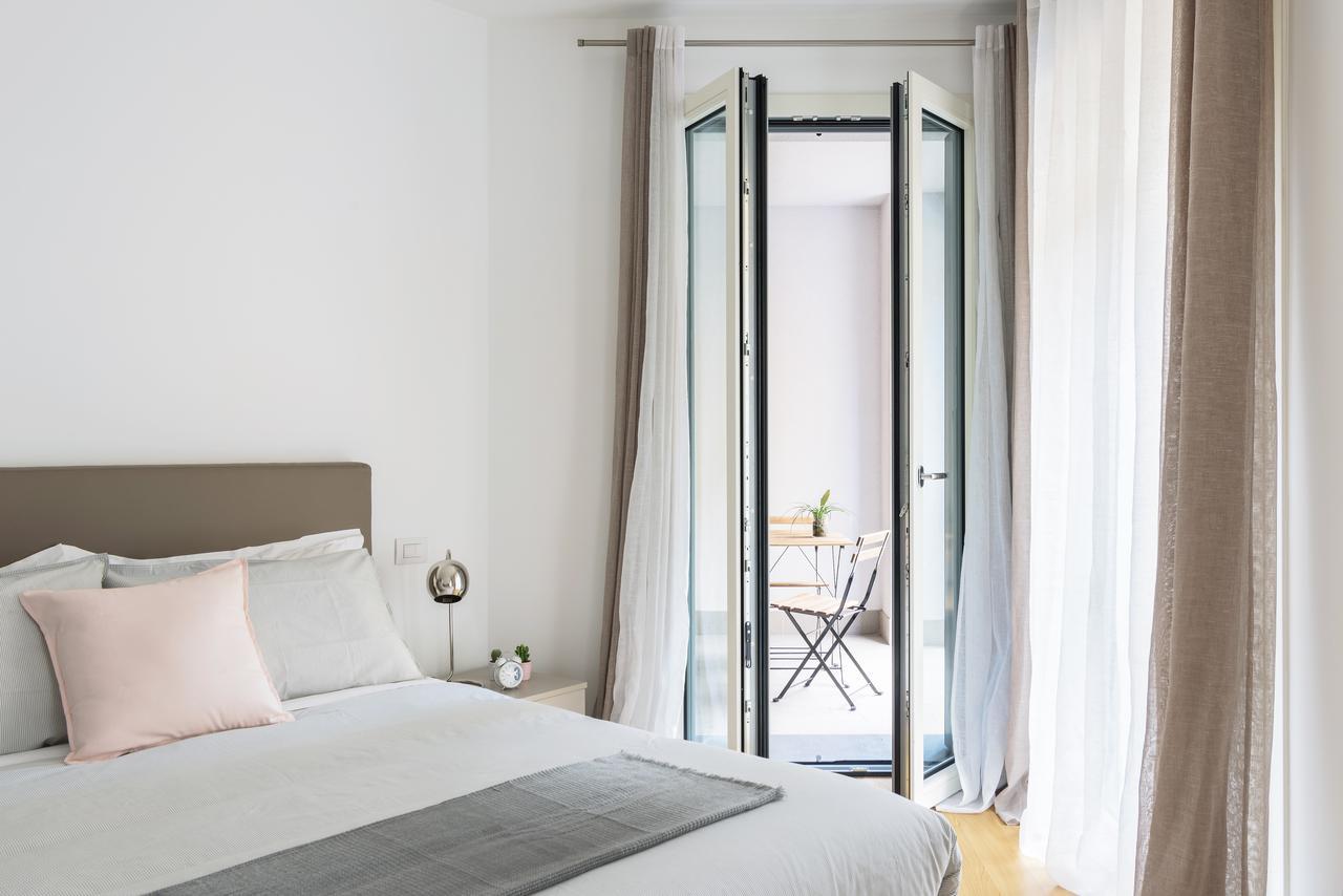 Joivy Sunny 1-Bed Flat With Balcony Apartment Милано Екстериор снимка