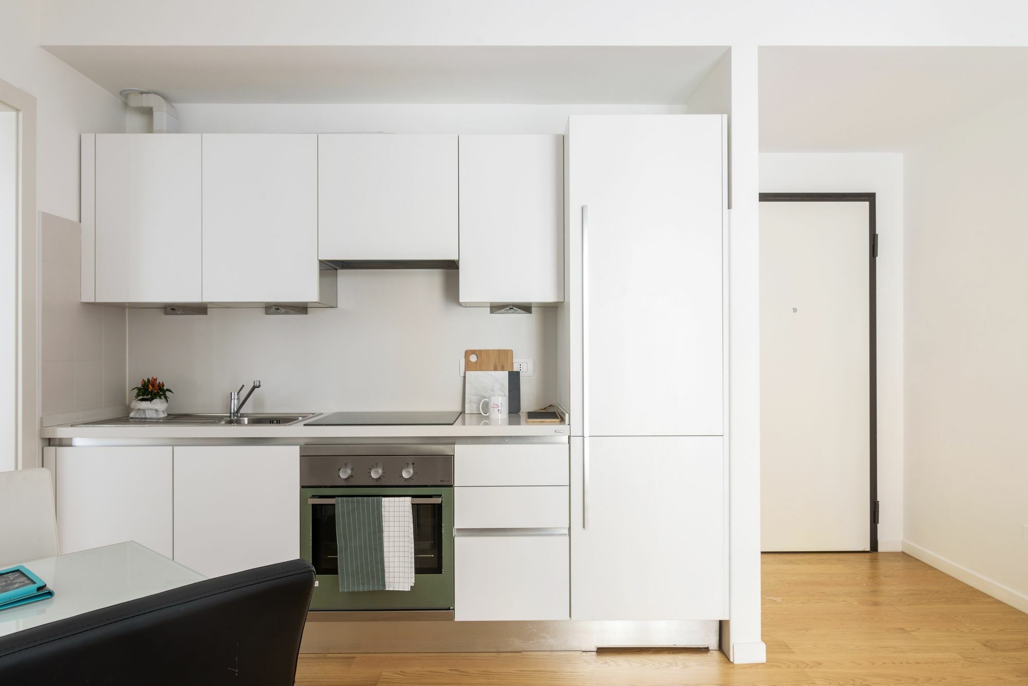 Joivy Sunny 1-Bed Flat With Balcony Apartment Милано Екстериор снимка